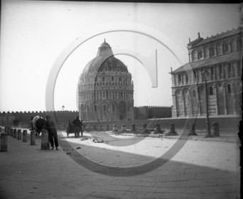 Pise baptistere et cathedrale  Italie .jpg