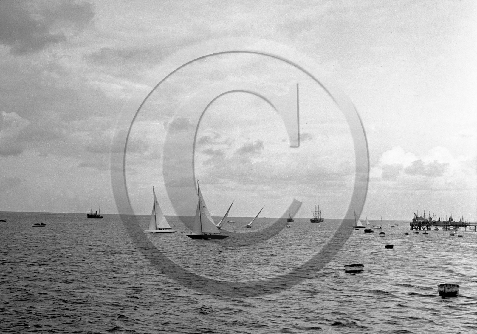 arc 4351  6M F 38 et F 73  jetée d'Eyrac .jpg