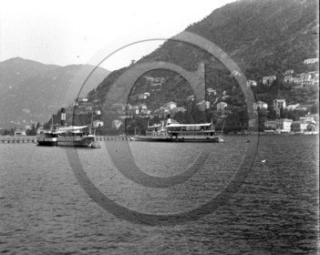 BA 16        grands bateaux a aubes Constantinople Turquie  .jpg