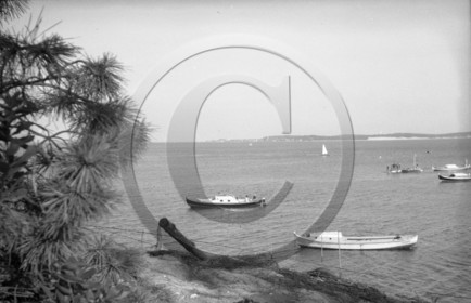 arc 4381 pinasses au Ferret .jpg