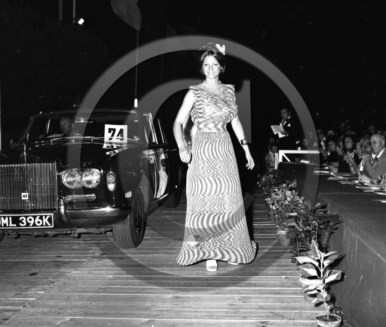 AU 4369 Rolls Royce .jpg